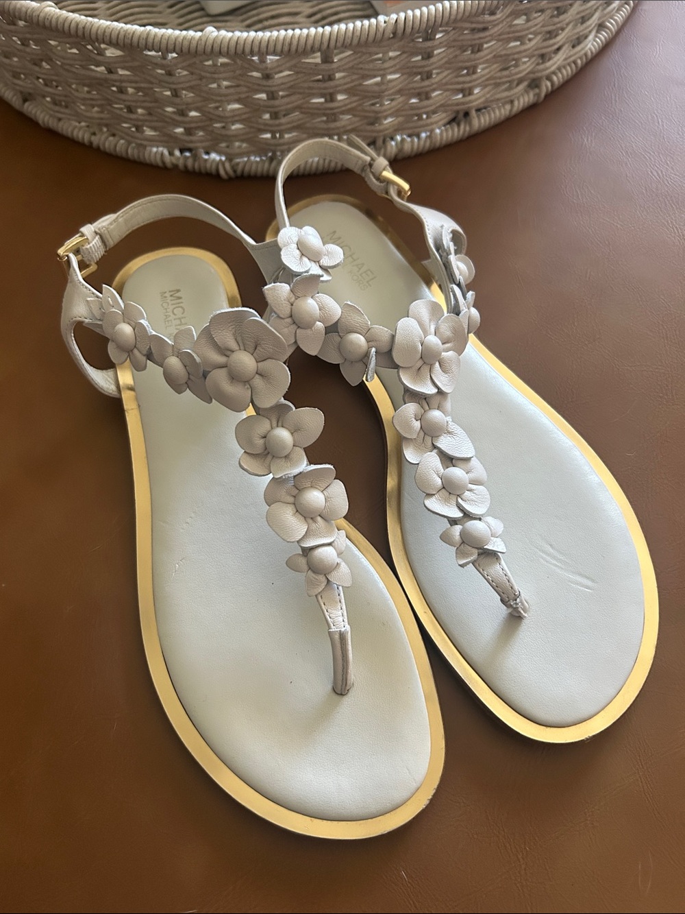 Michael Kors Cream and Gold Leather Flower Sandals Sz 7